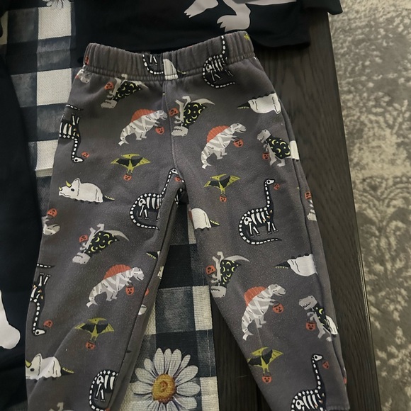 Lot of 2 toddler boys Carters Halloween oufits 2t - Picture 3 of 7